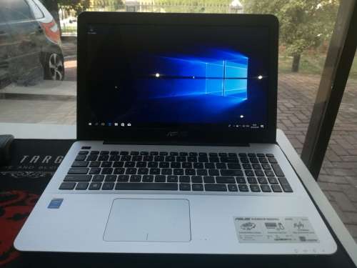 *Excellent Performer*ASUS X555L*i5-5200U*1000GB HDD*4GB DDR3*DVD*HD*SONICMASTER AUDIO*